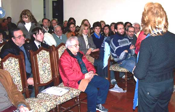 Otro grupo de asistentes al Día del libro en la UNS